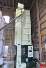 農業法人の事例写真（導入した大型乾燥機）